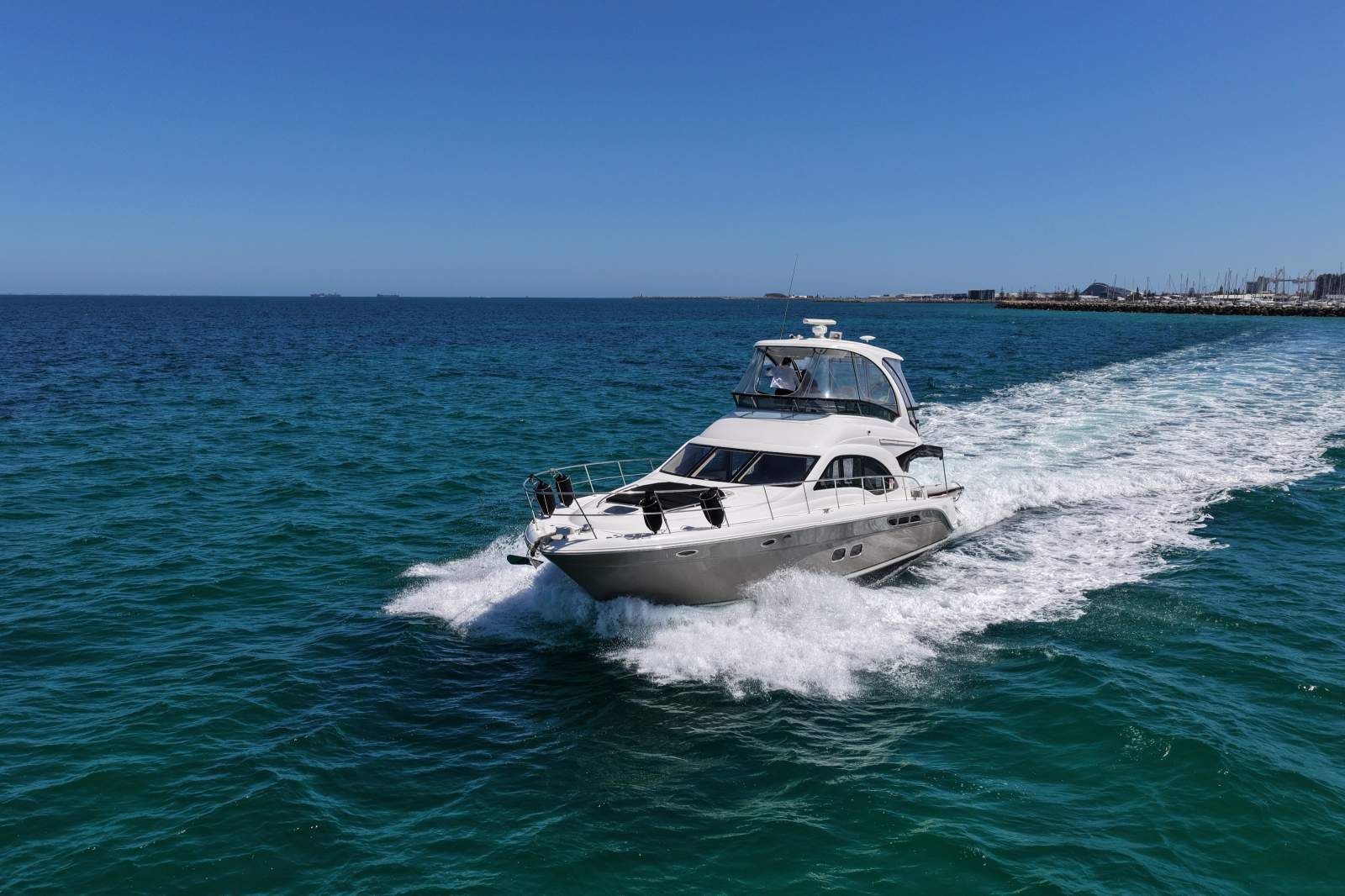 Sea Ray 52 Sedan Bridge