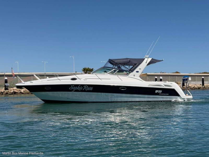 Mustang 3800 Sportcruiser With Twin Volvo Diesels and Bow Thruster