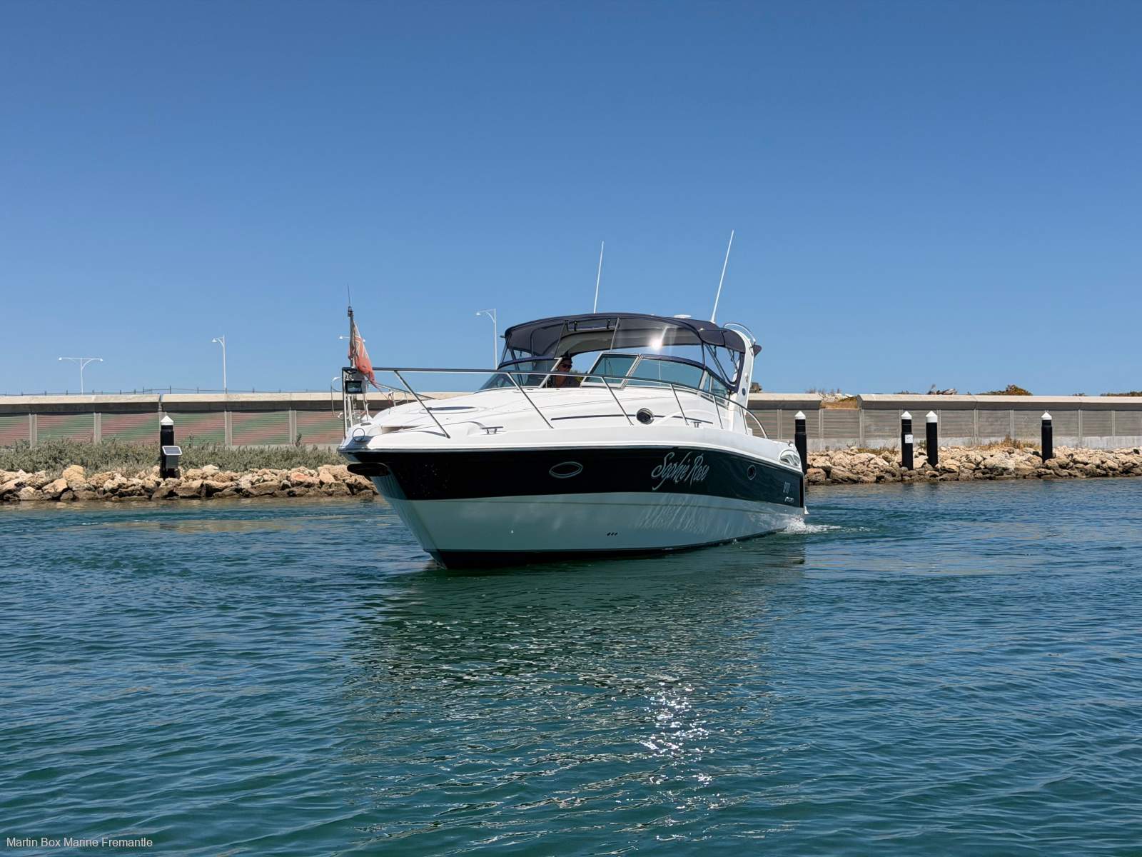 Mustang 3800 Sportcruiser With Twin Volvo Diesels and Bow Thruster