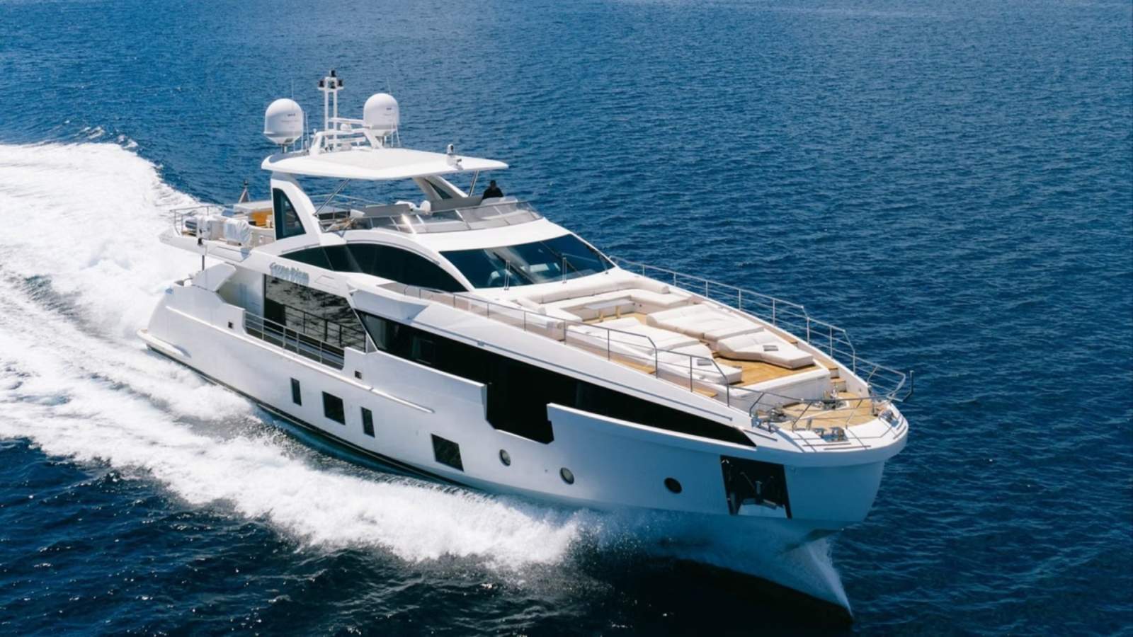 Azimut Grande 32 METRI