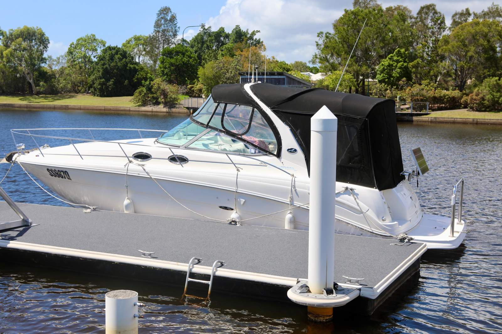 Sea Ray 335 Sundancer