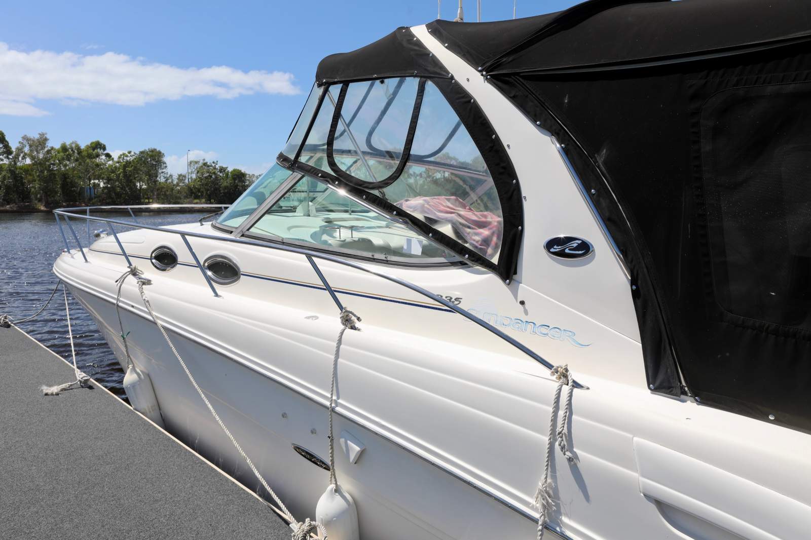 Sea Ray 335 Sundancer