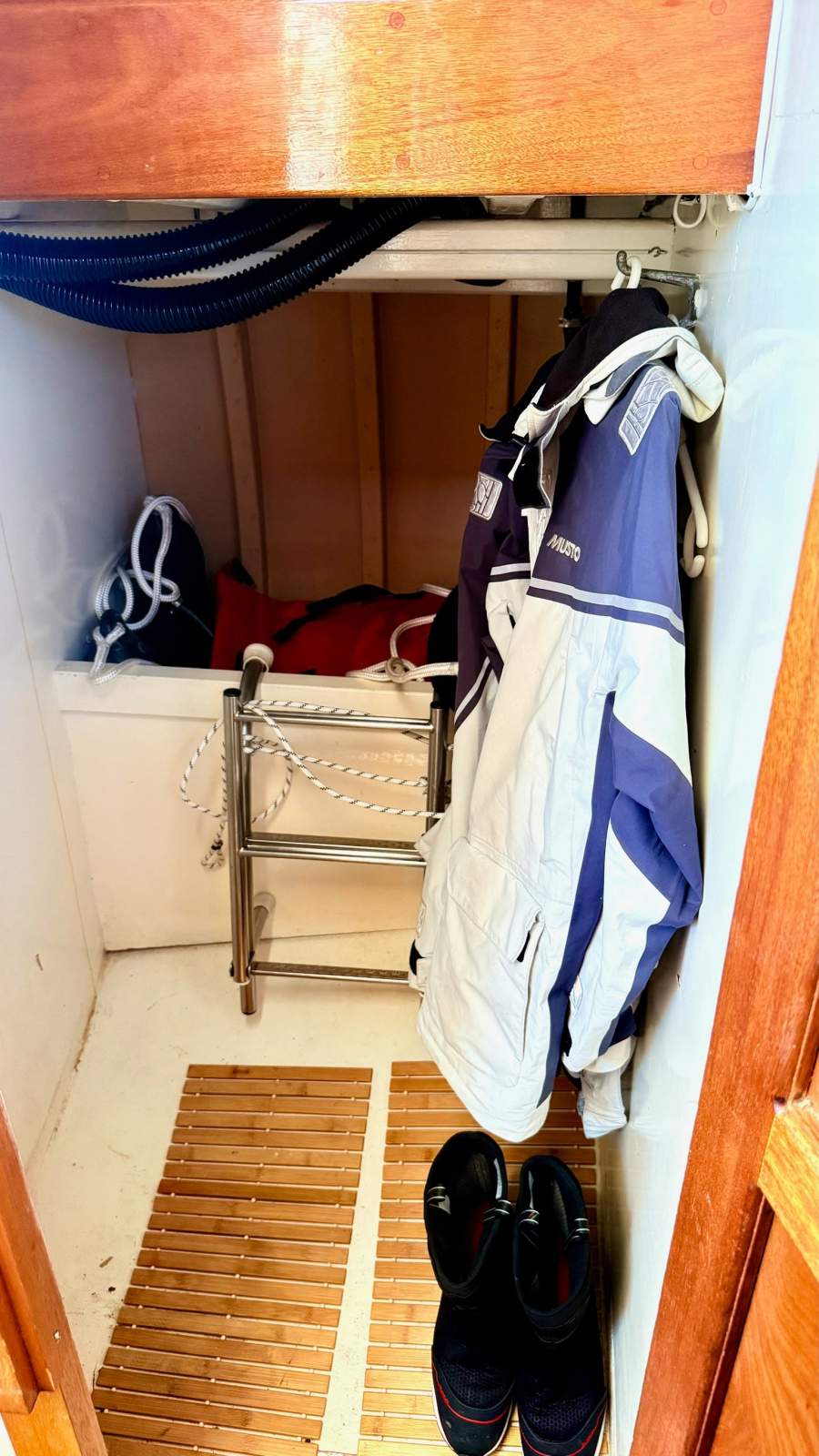 Max Creese Huon Pine 39 Pilothouse Cutter White Star &ndash; The Quintessential Tasmanian Yacht