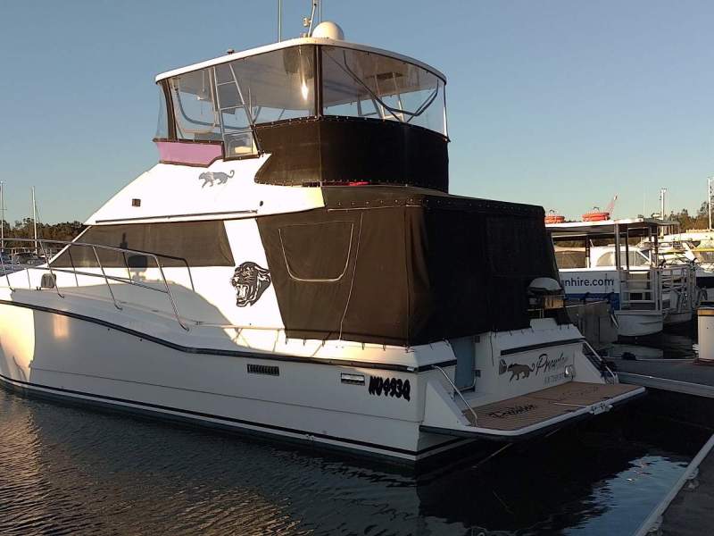Cougar Cat 42 Flybridge 12.5m Offshore live aboard Cruiser Live
