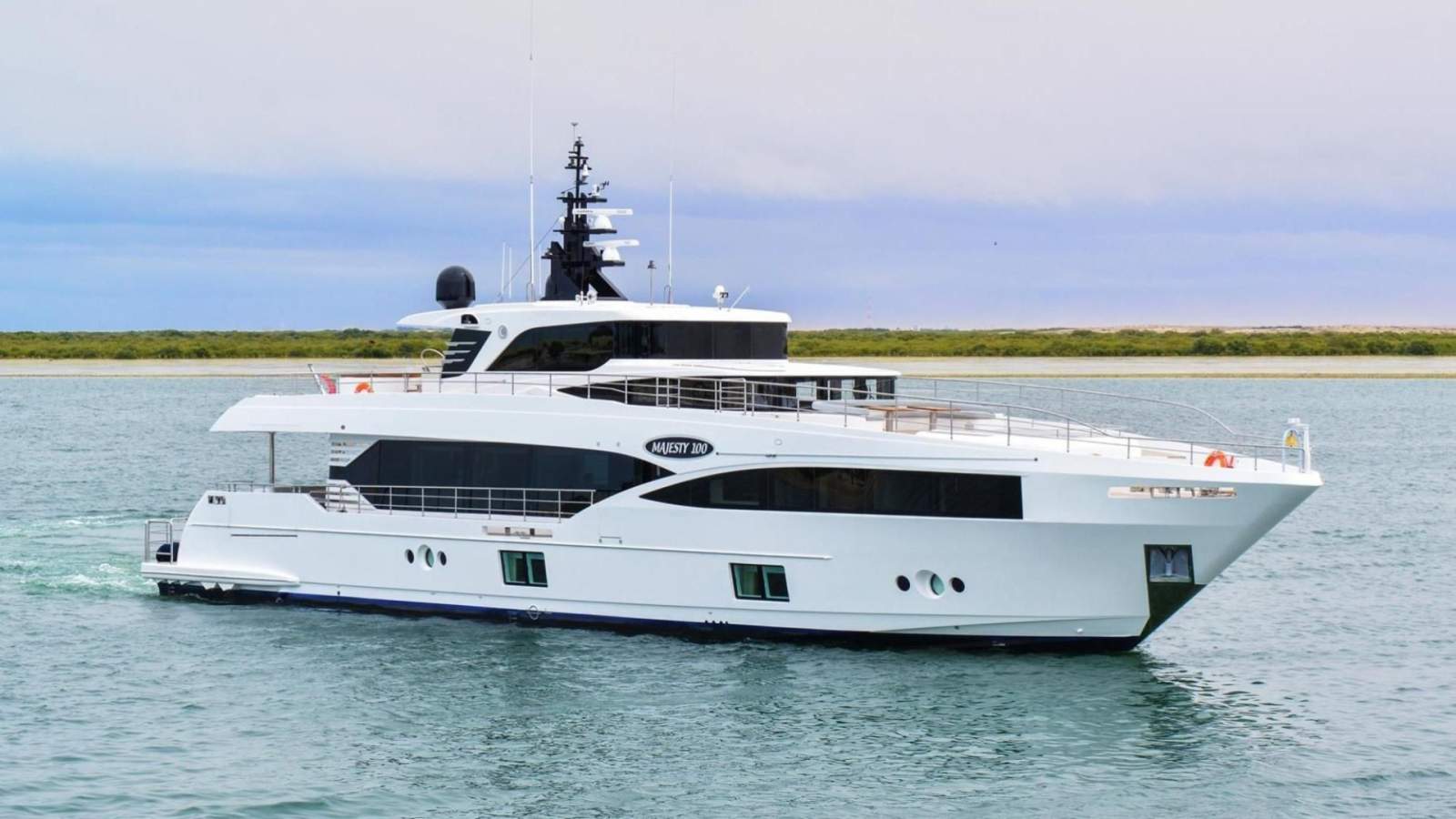 Gulf Craft Majesty 100