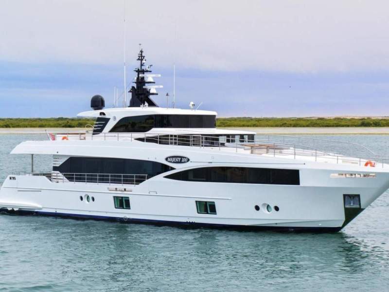 Gulf Craft Majesty 100