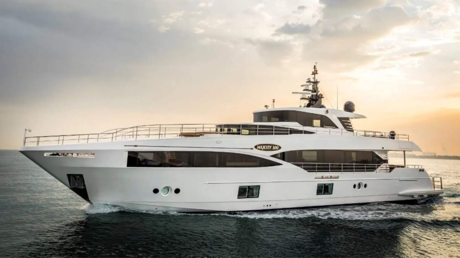 Gulf Craft Majesty 100