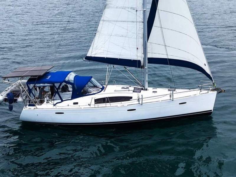 Beneteau Oceanis 43