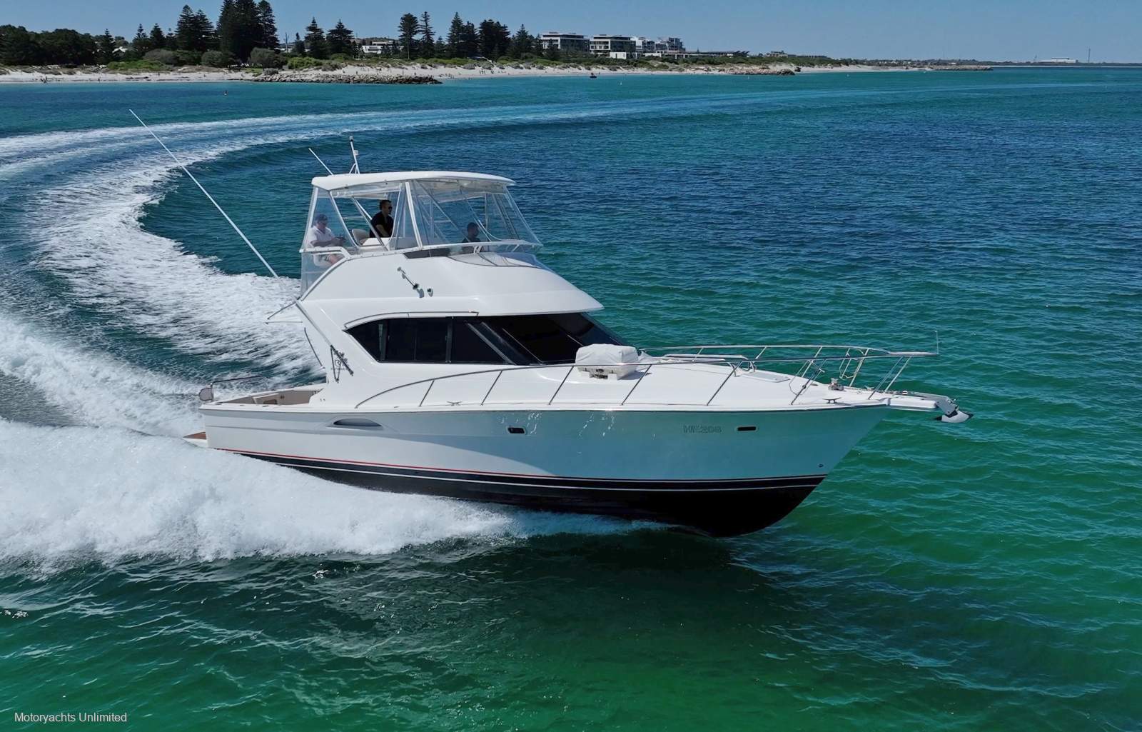 Riviera 3850 Open Flybridge - New engines, just 70 hours!