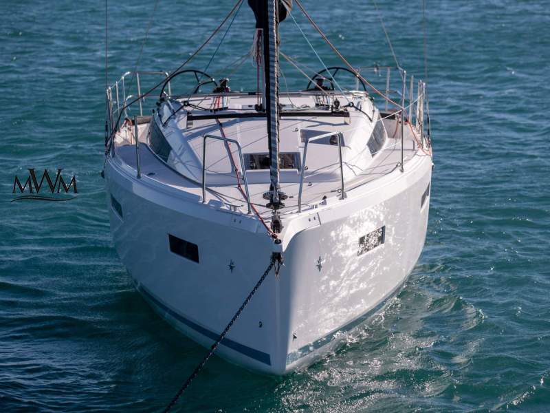 Jeanneau Sun Odyssey 380 Performance and comfort, without compromise