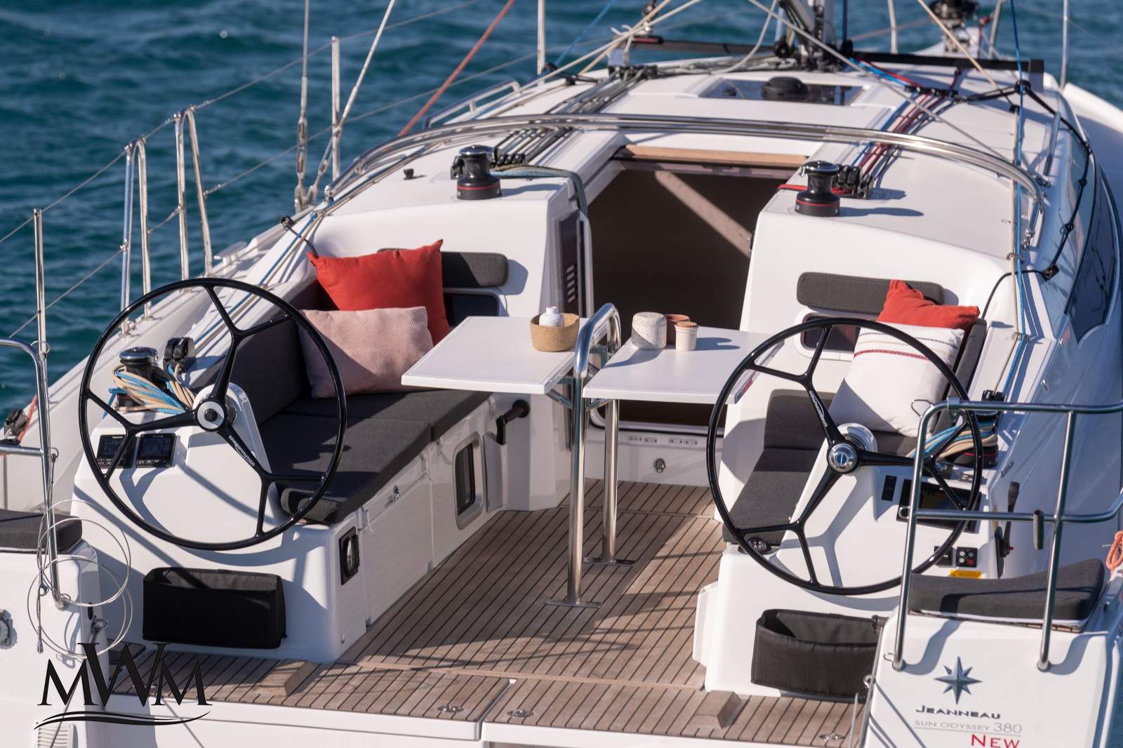 Jeanneau Sun Odyssey 380 Performance and comfort, without compromise