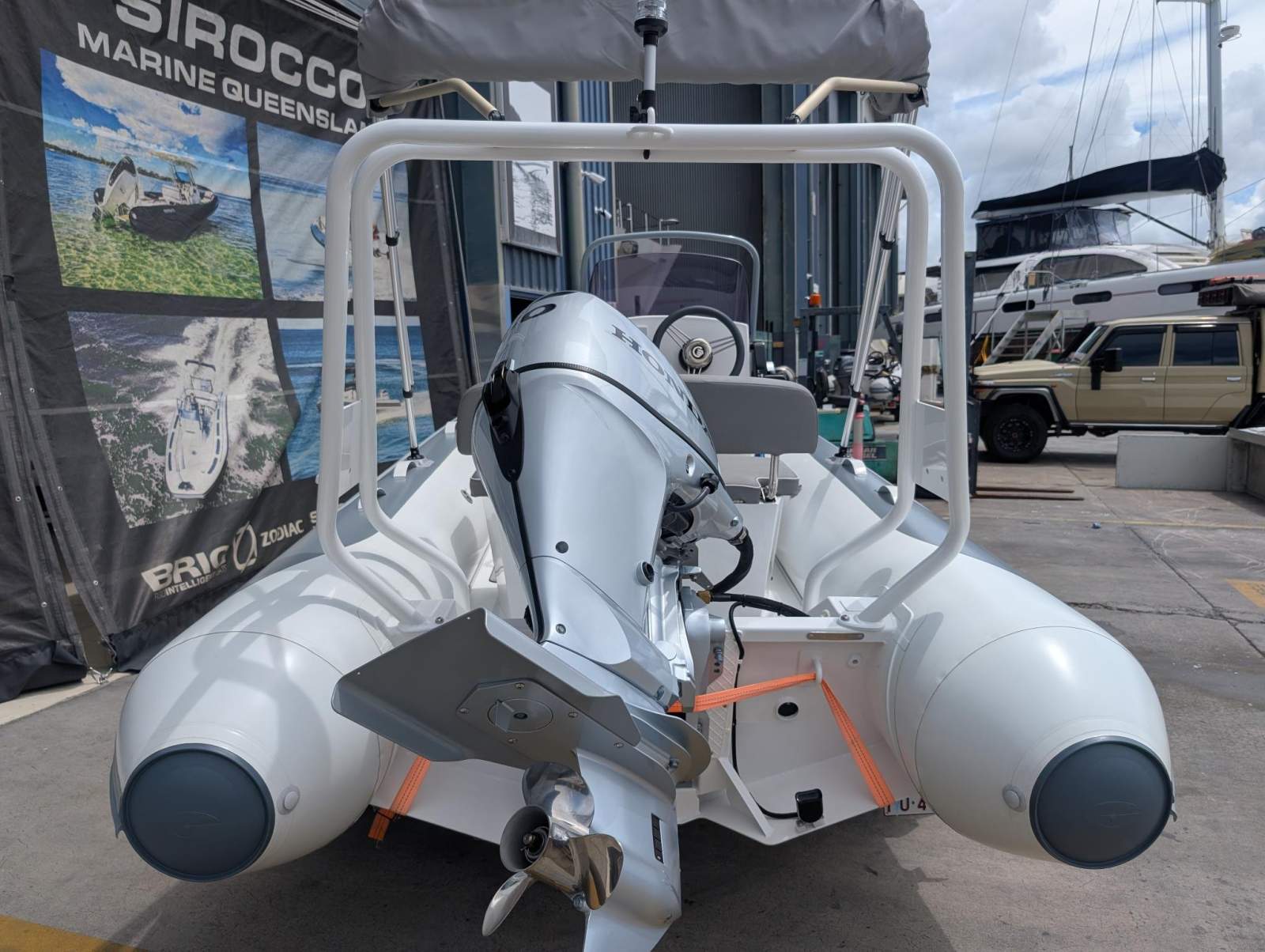 Sirocco A500L RIB-Alloy Alloy centre console RIB with hypalon tubes