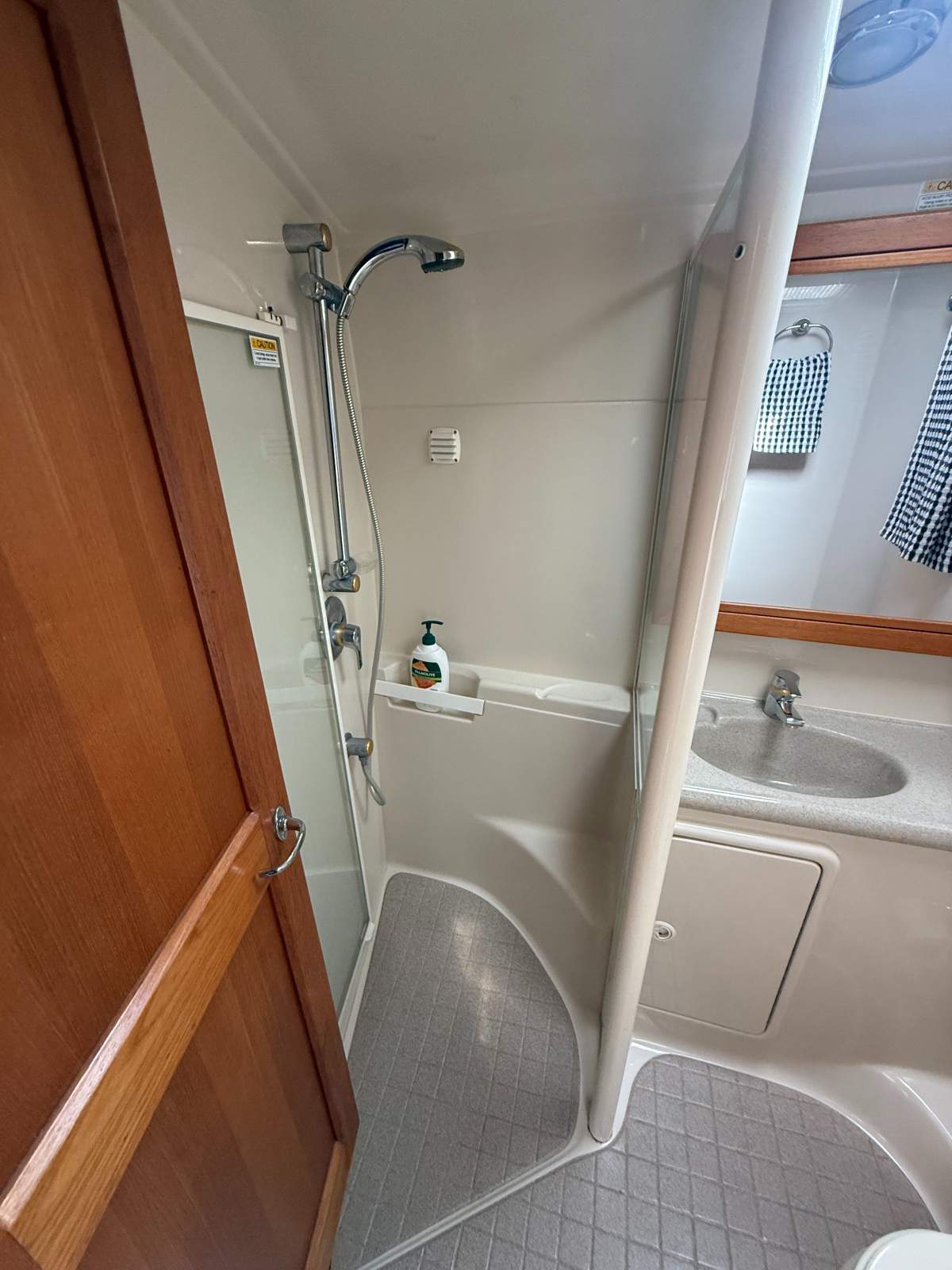 Riviera 39 Platinum (Series 2) Flybridge Cruiser – SAMEDI