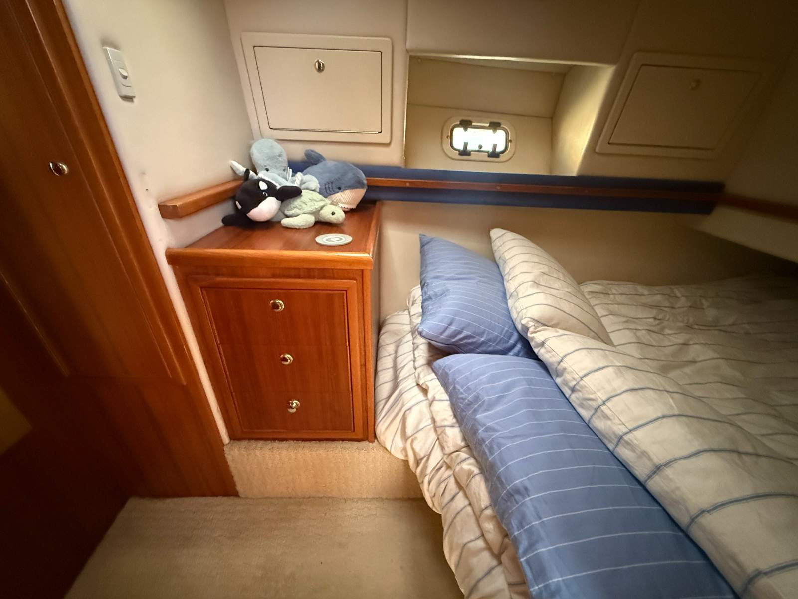 Riviera 39 Platinum (Series 2) Flybridge Cruiser – SAMEDI