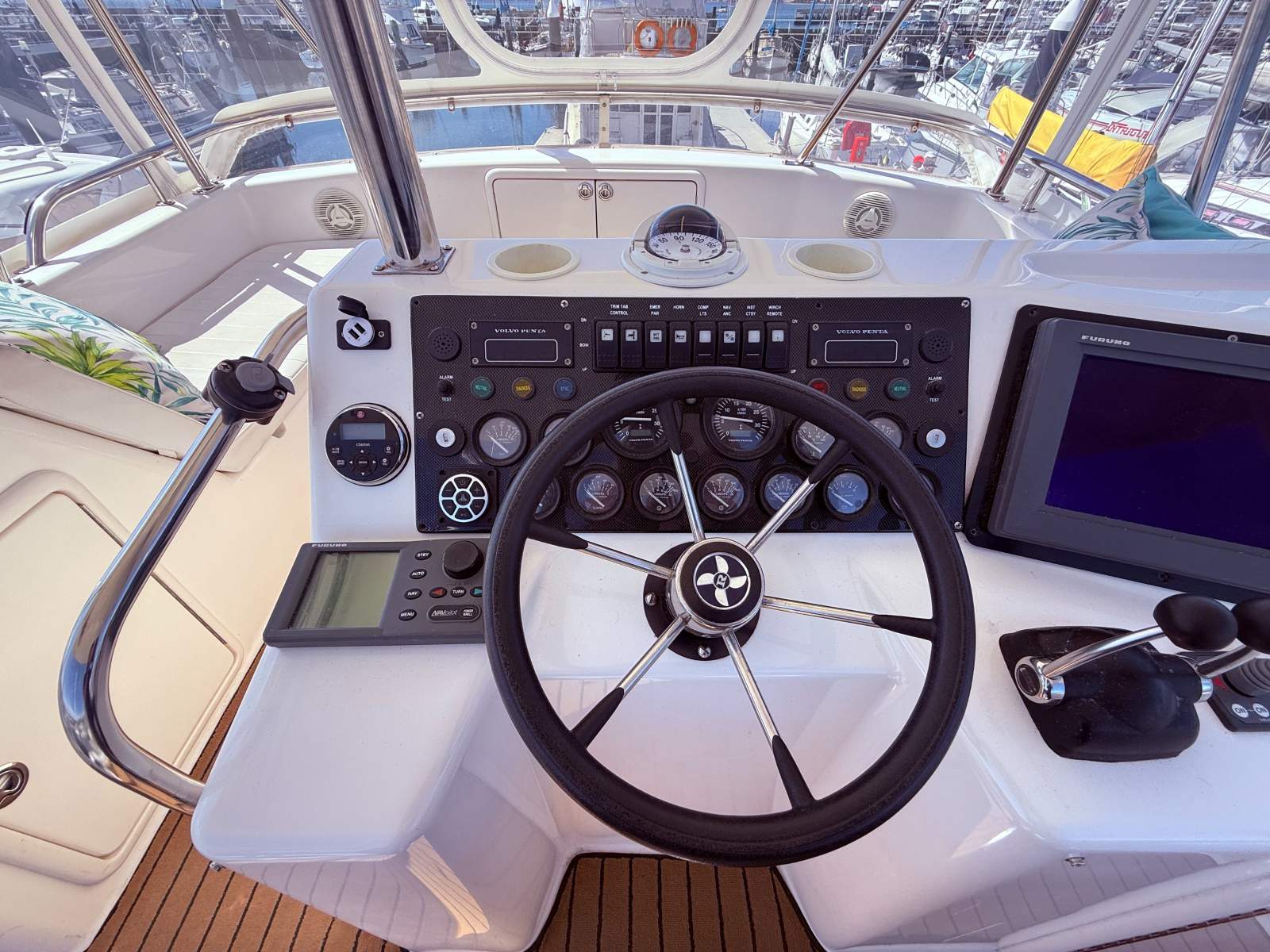 Riviera 39 Platinum (Series 2) Flybridge Cruiser – SAMEDI