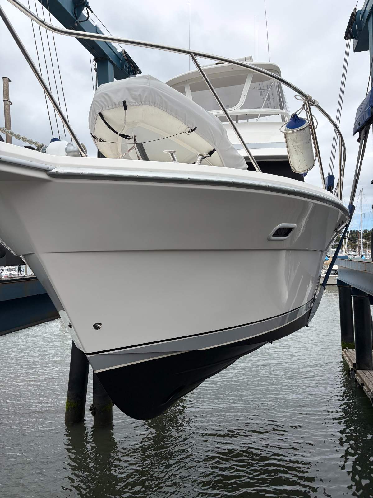 Riviera 39 Platinum (Series 2) Flybridge Cruiser – SAMEDI