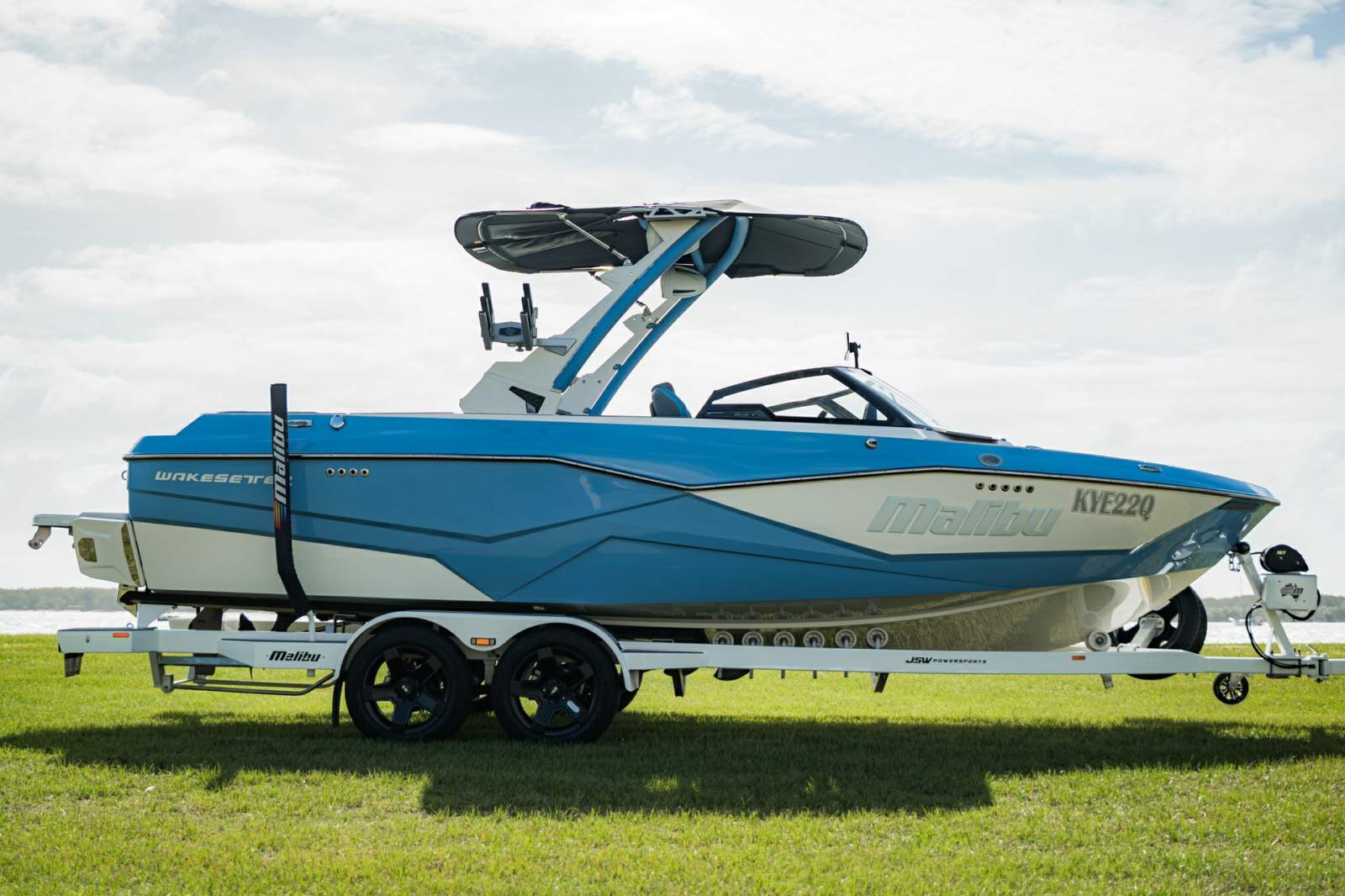 Malibu Wakesetter 22LSV