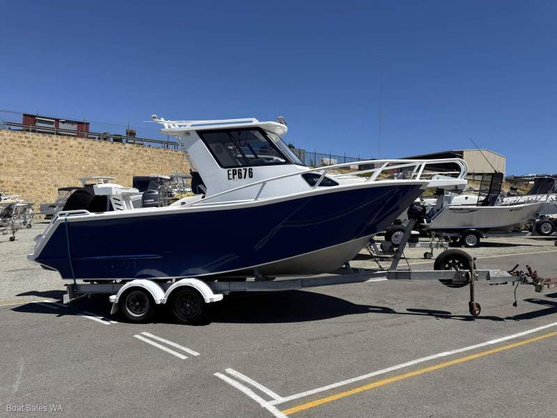 Wakemaker 650 Walkaround 150hp Mercury 4Stroke motor