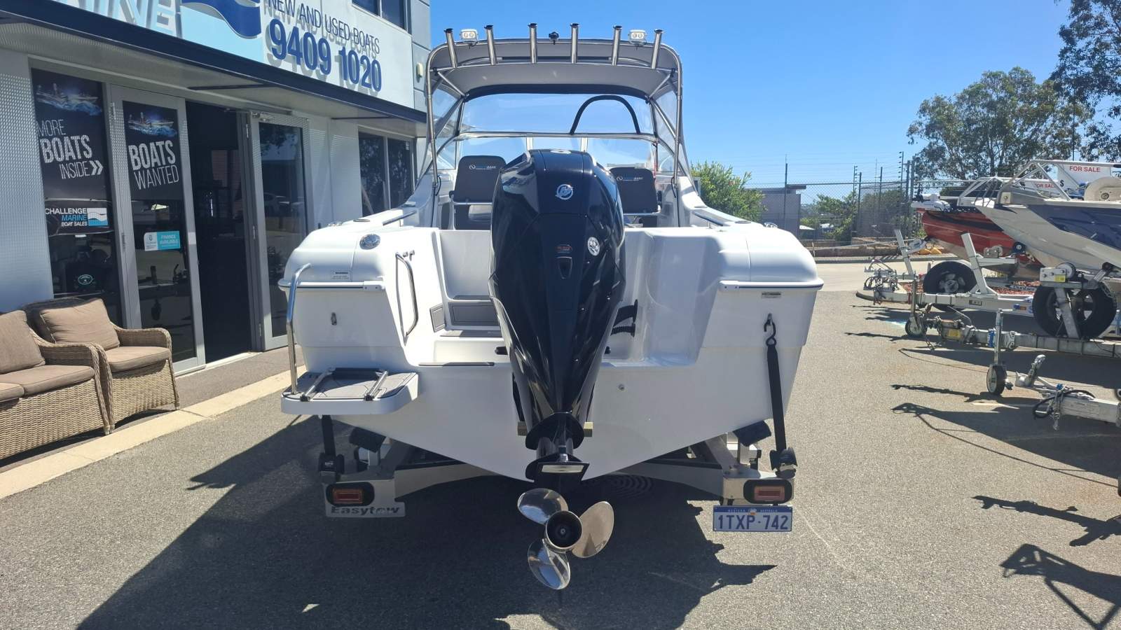 Northbank 600c With 200HP Mercury (220 Hours)