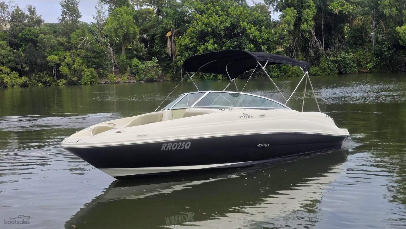 Sea Ray 220 Sundancer