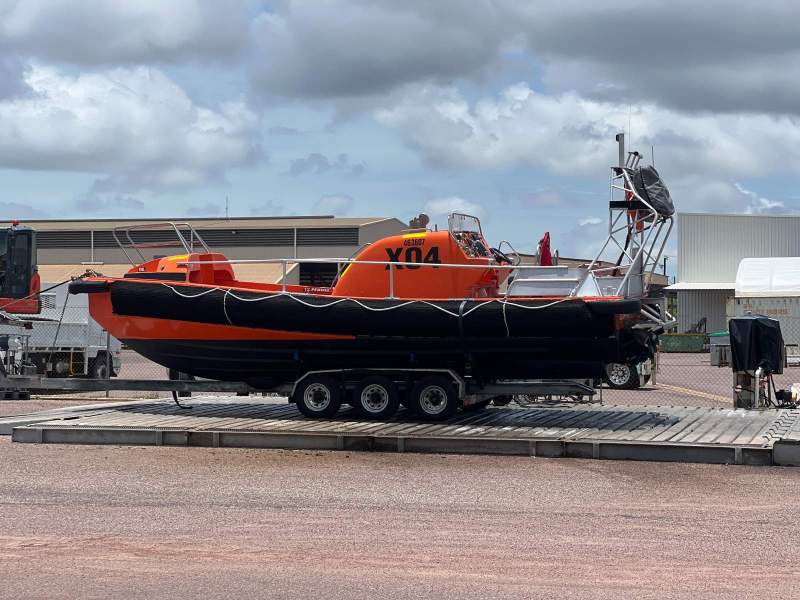 Power Monohull - collared vessel / rigid boat