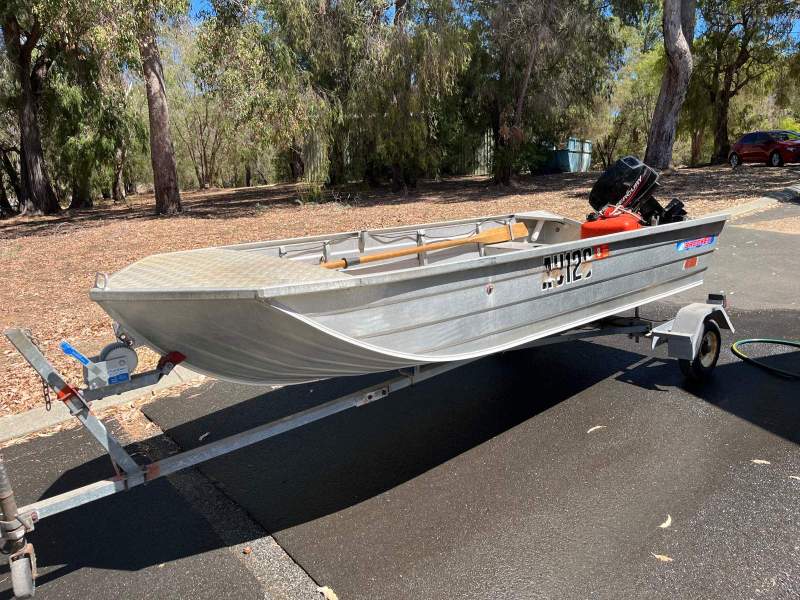 Brooker Punt, trailers and travel package