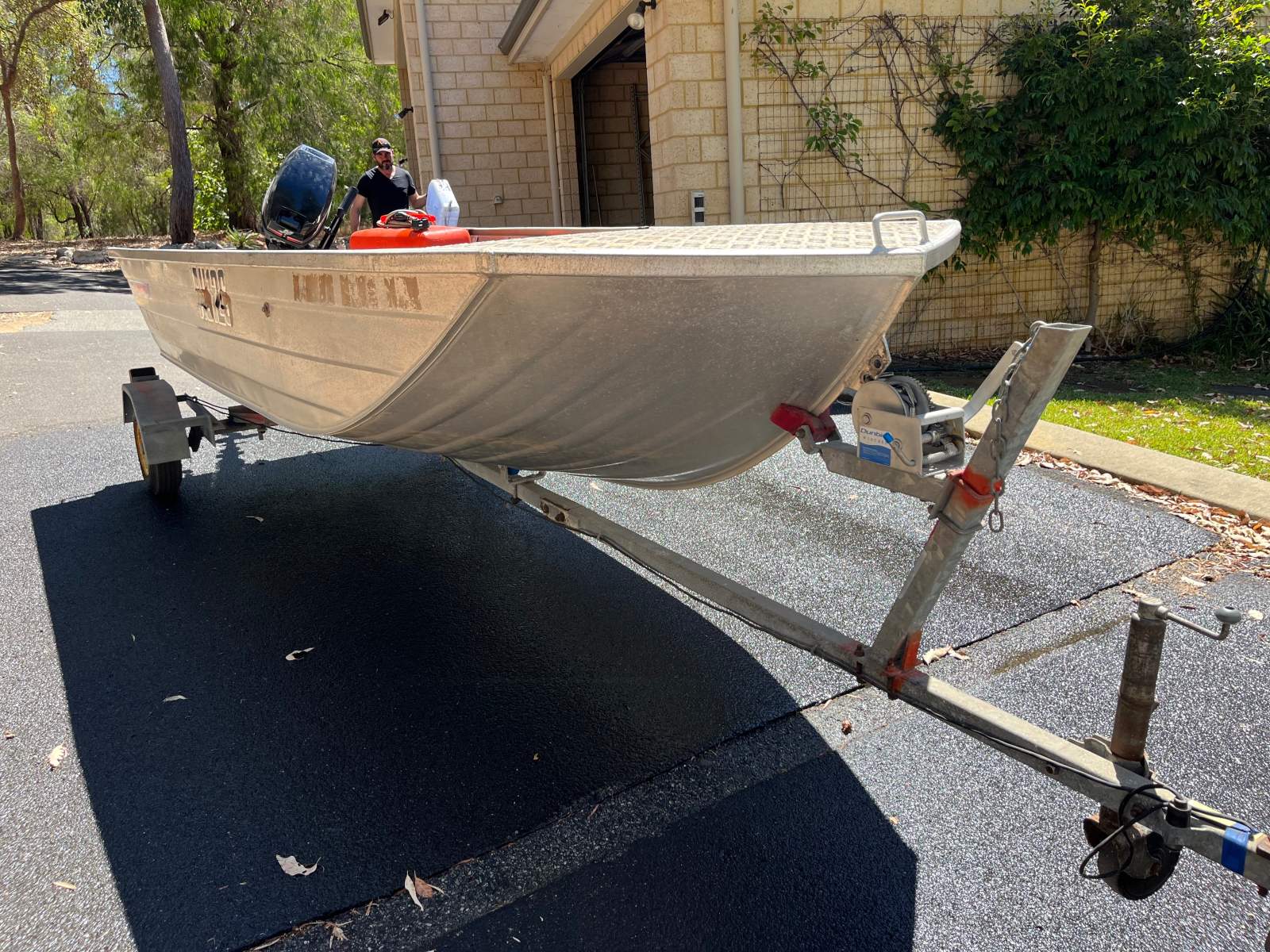 Brooker Punt, trailers and travel package