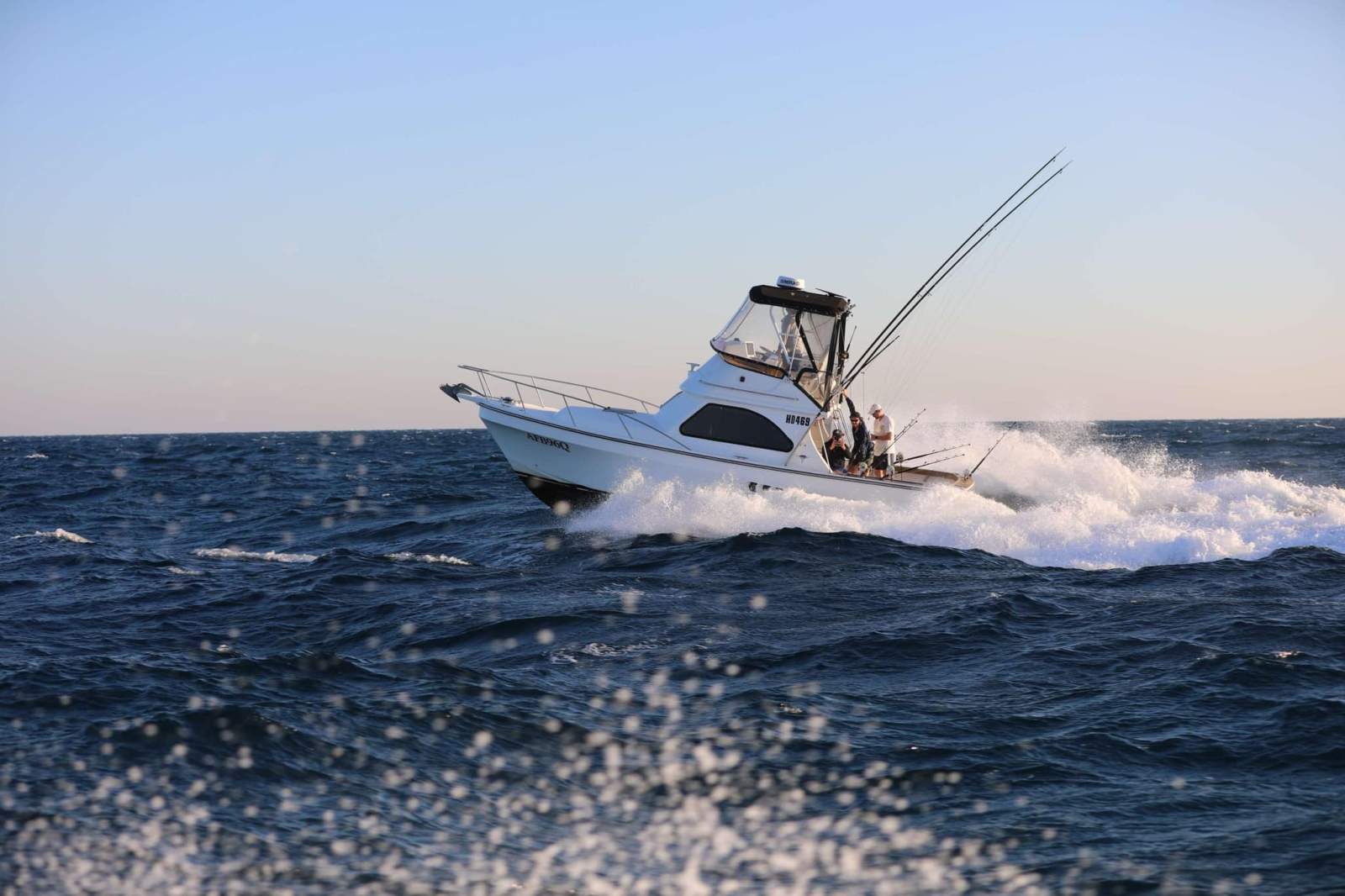 Deep V 310 Flybridge
