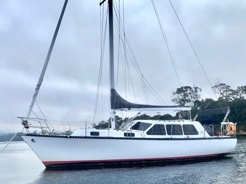 Huon 33 Pilothouse Yacht