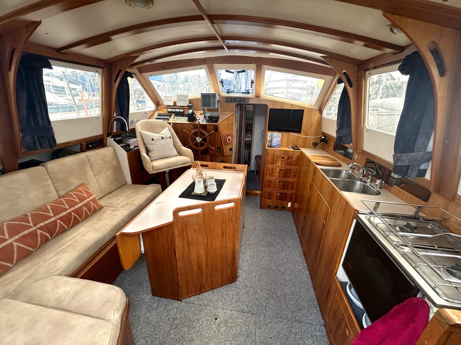 Huon 33 Pilothouse Yacht