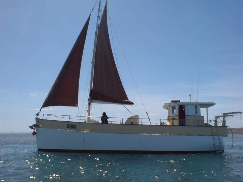 Blunts Timber Cruiser Gaff rigged motor cruiser