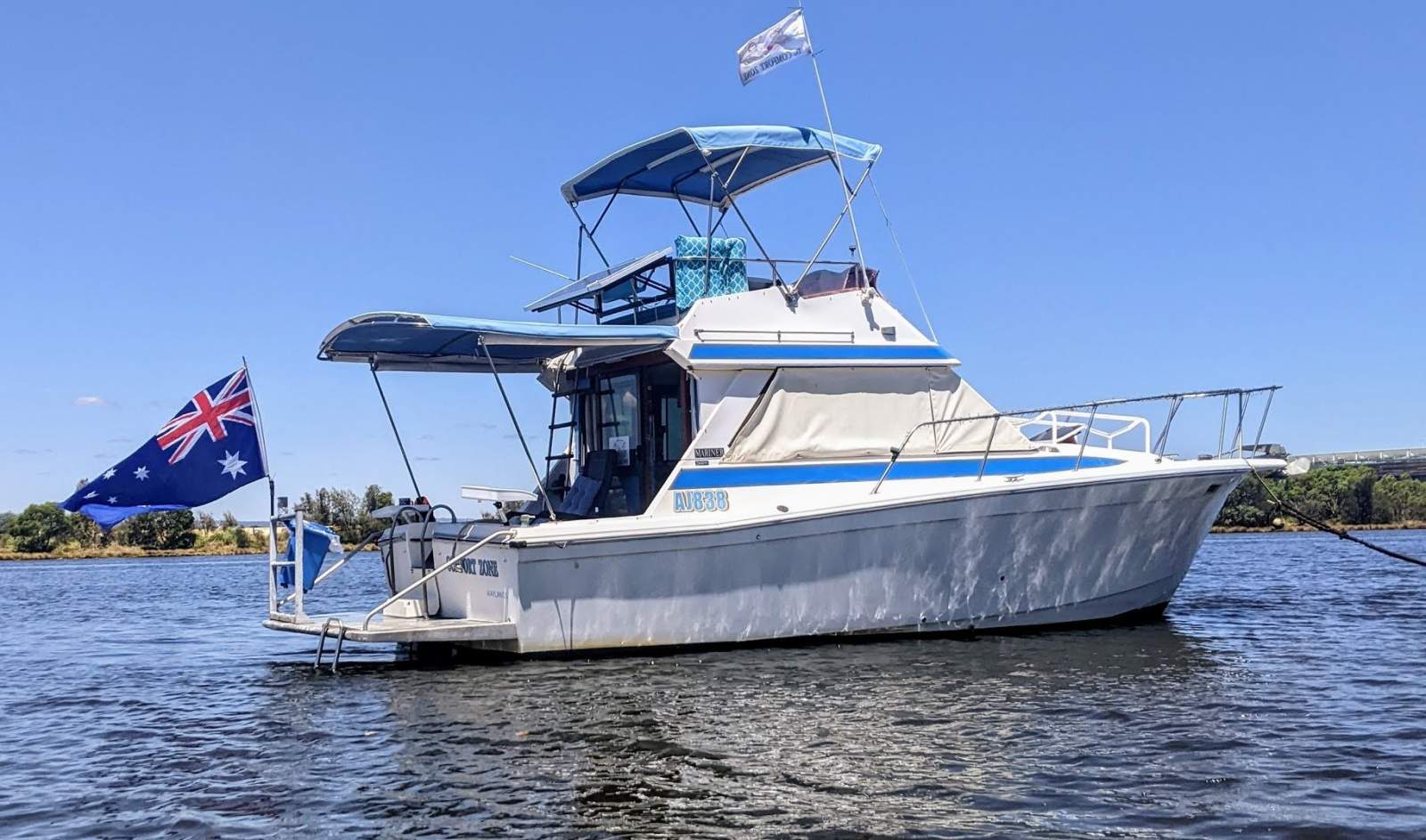 Mariner 28 Flybridge