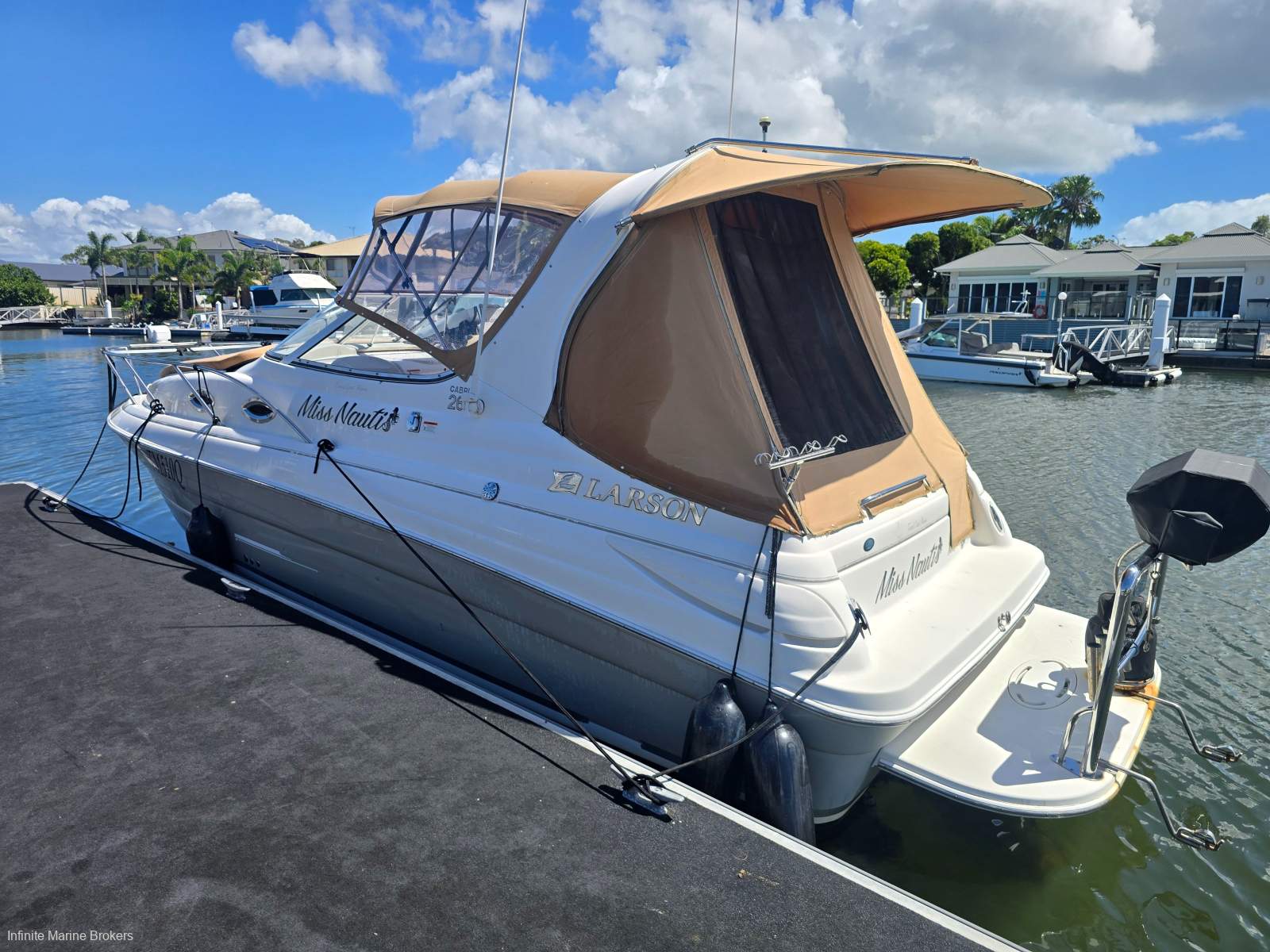 Larson Cabrio 260