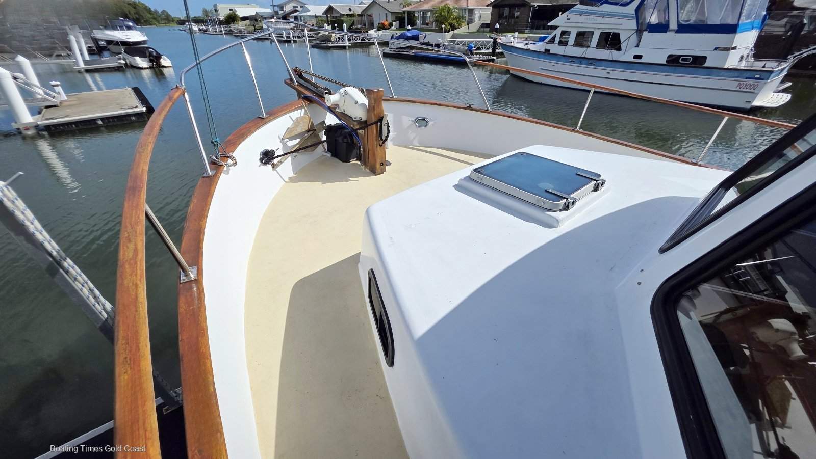 Gold Island 40 Sundeck