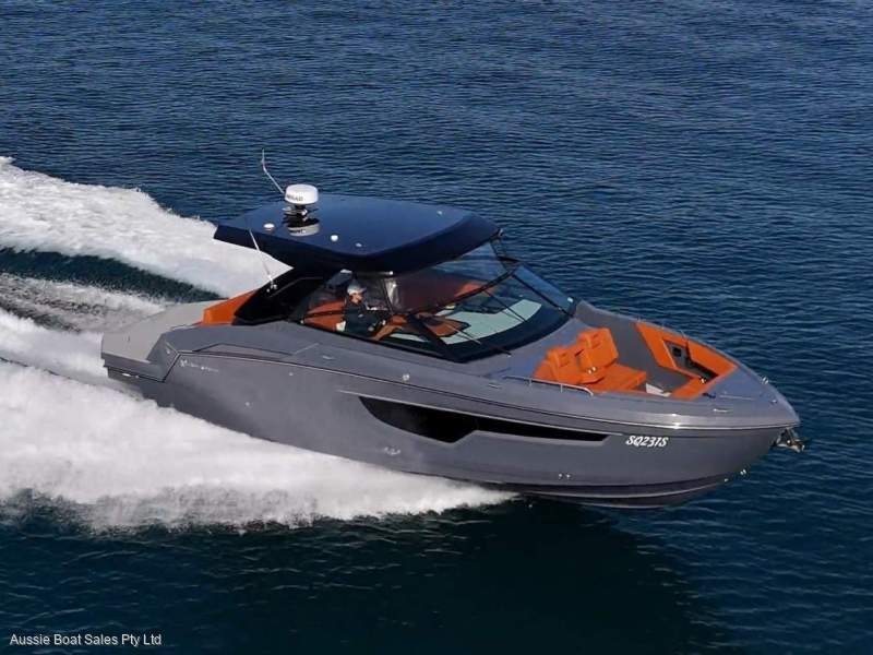 Cruisers Yachts 34 GLS Premium Bowrider