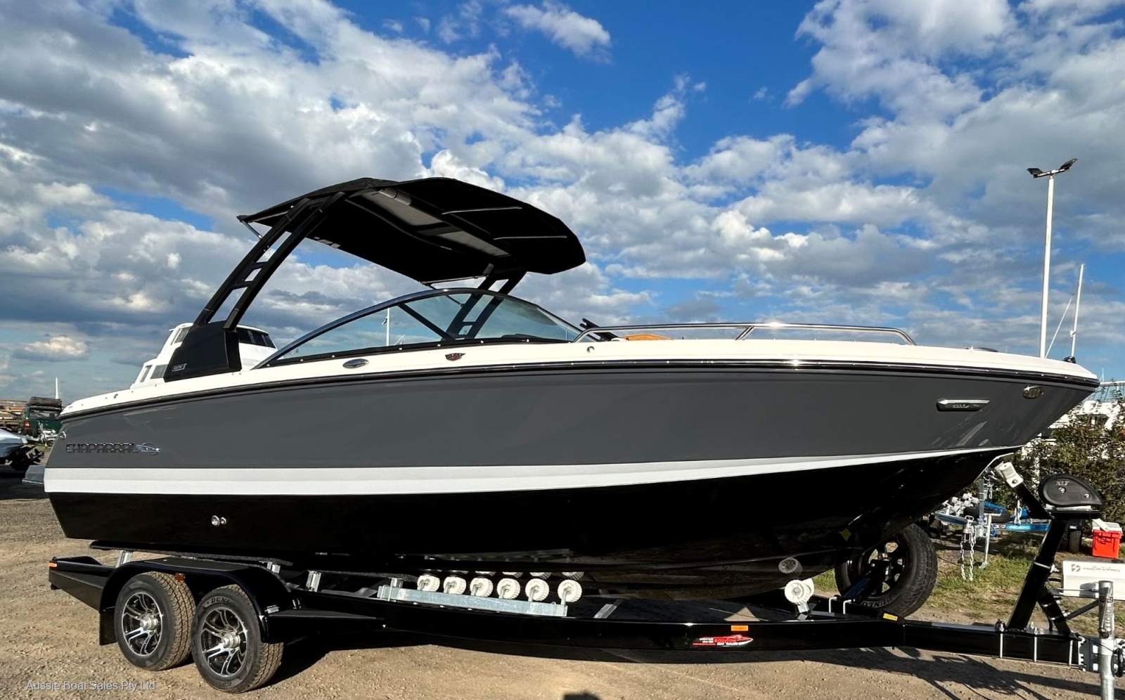 Chaparral 247 SSX Premium Bowrider