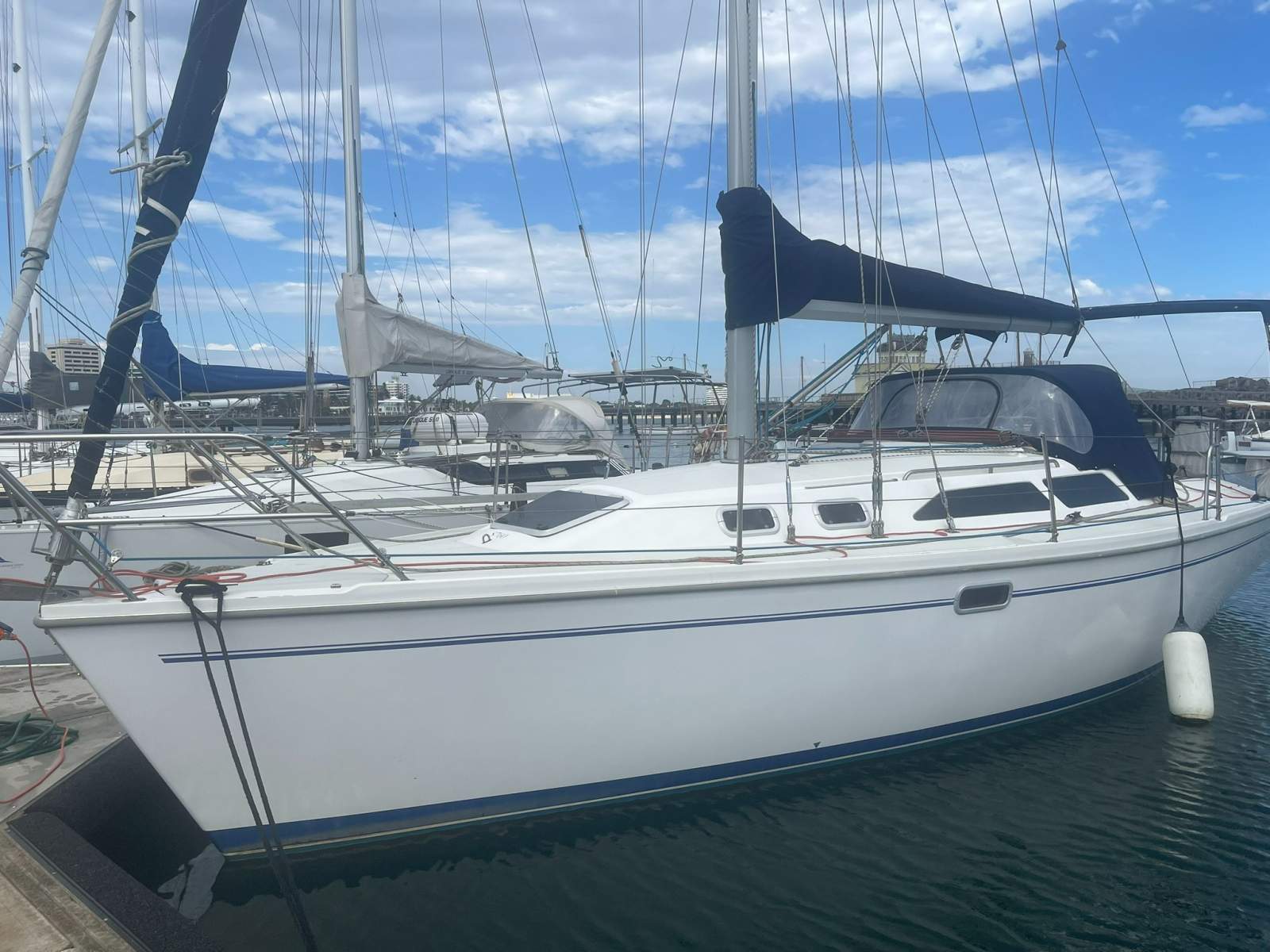 Catalina 320