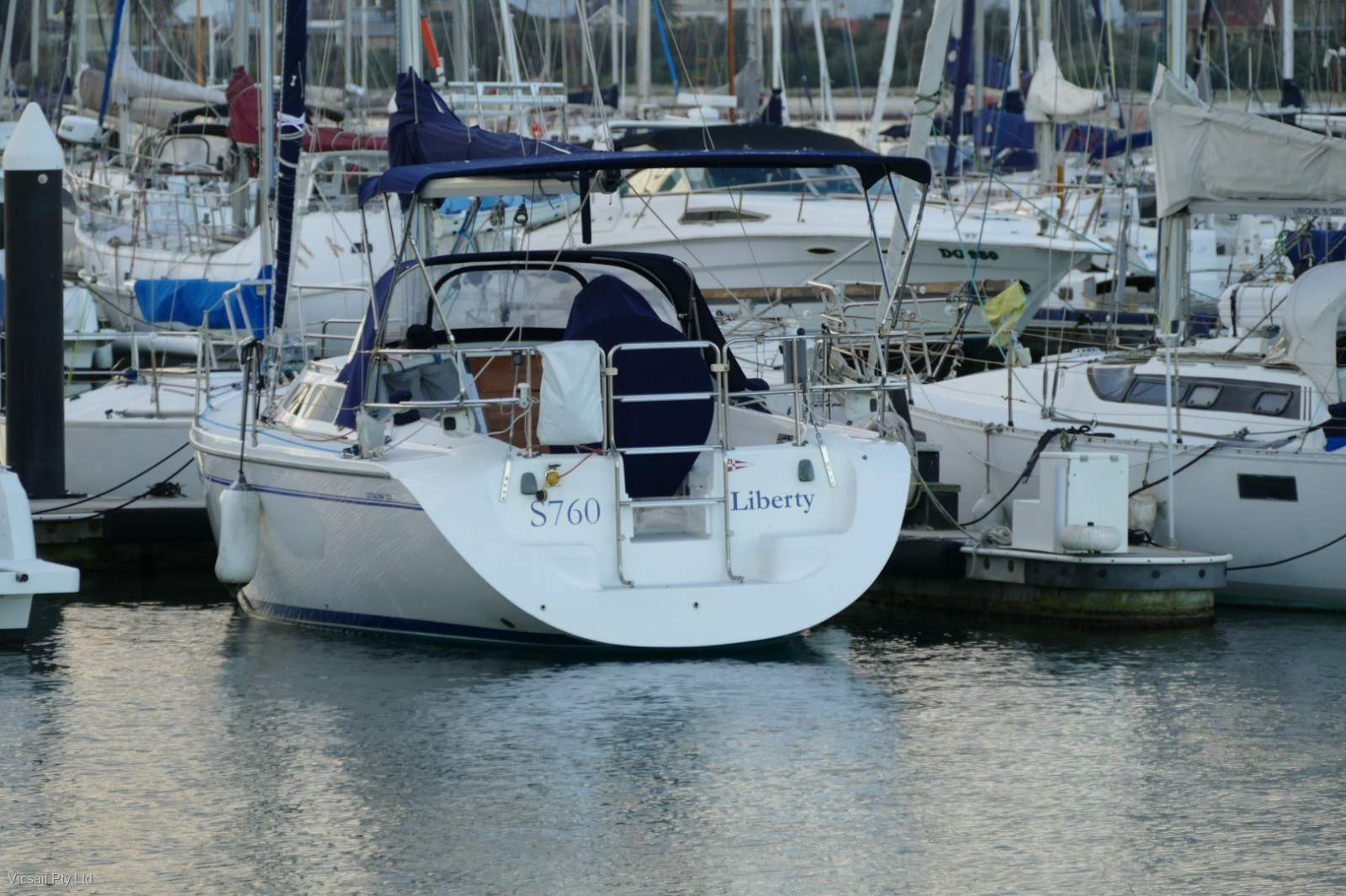Catalina 320