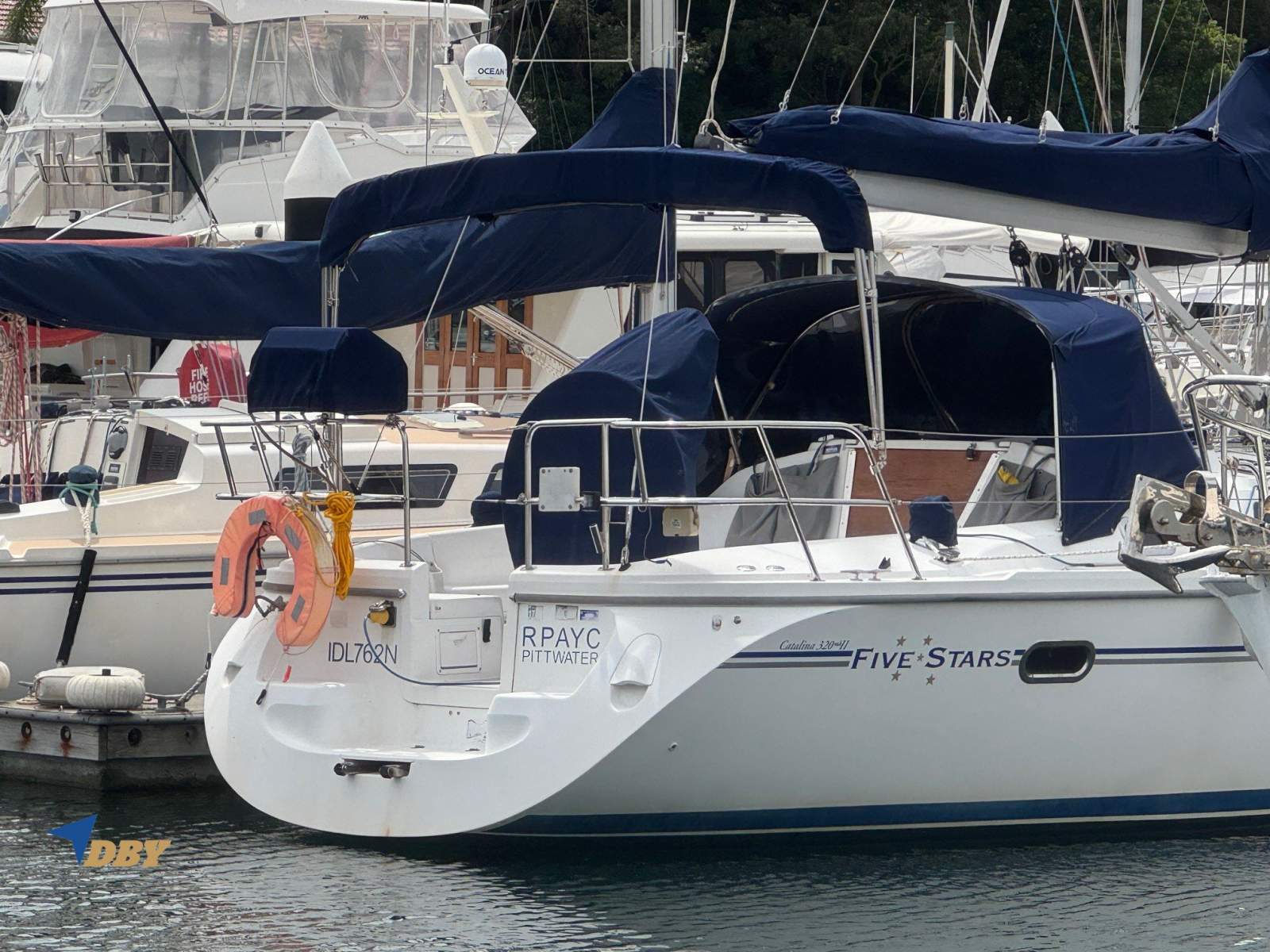Catalina 320
