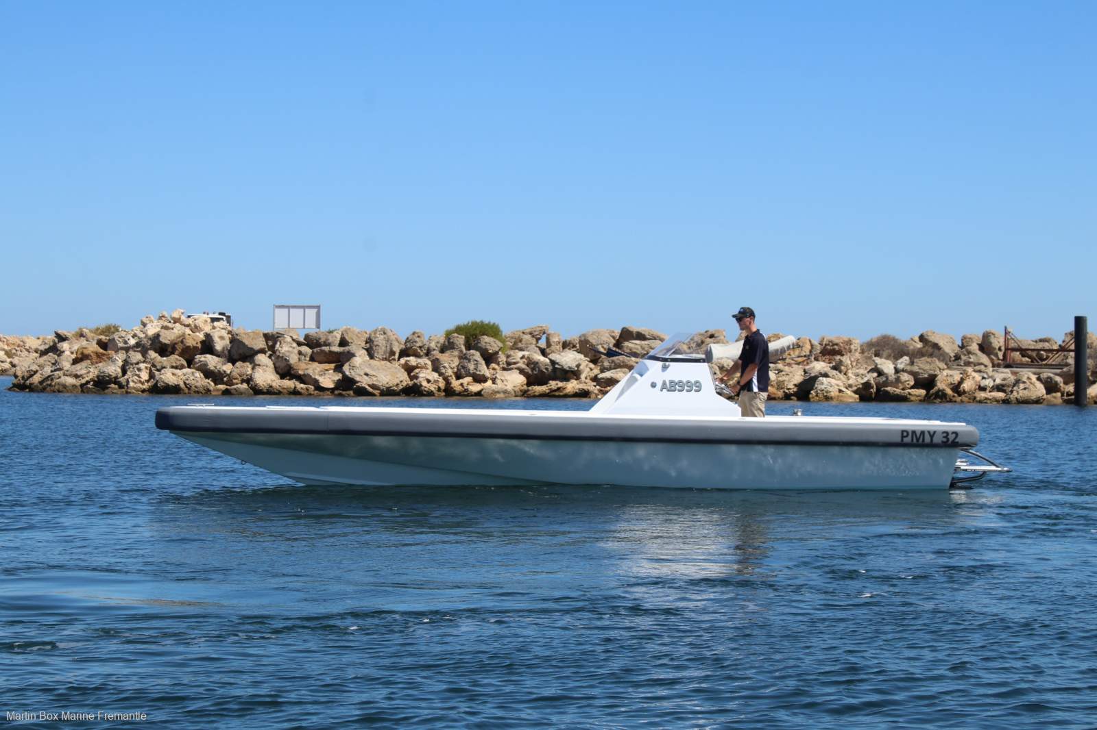 Peter Milner 32 Centre Console With a 2006 MerCruiser 420Hp V8