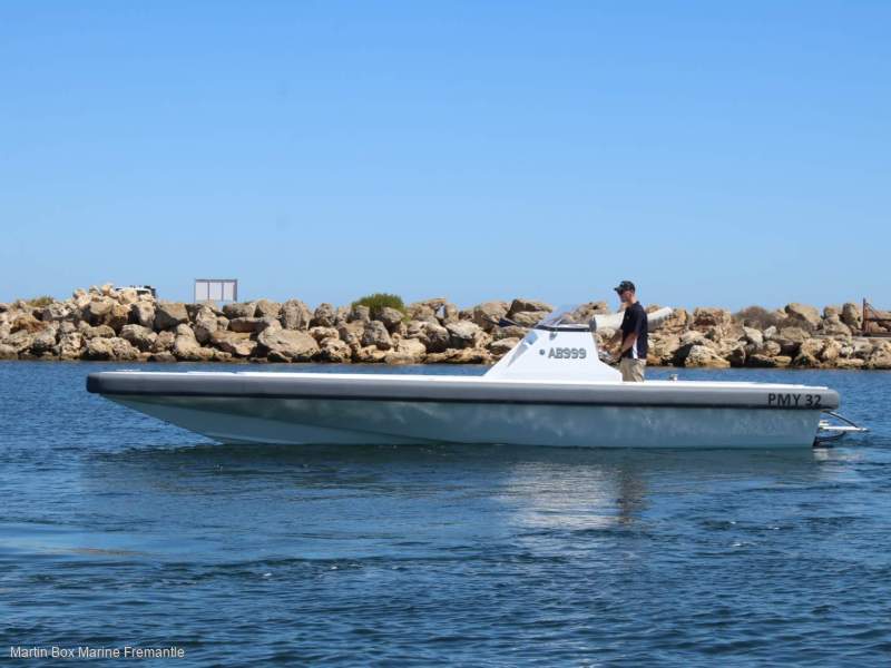 Peter Milner 32 Centre Console With a 2006 MerCruiser 420Hp V8