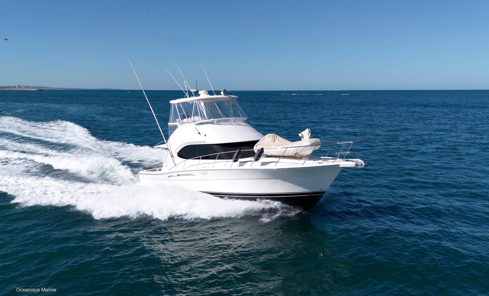 Riviera 40 Flybridge