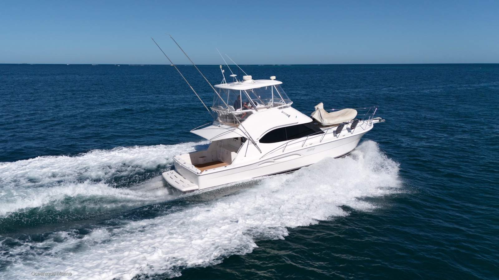 Riviera 40 Flybridge