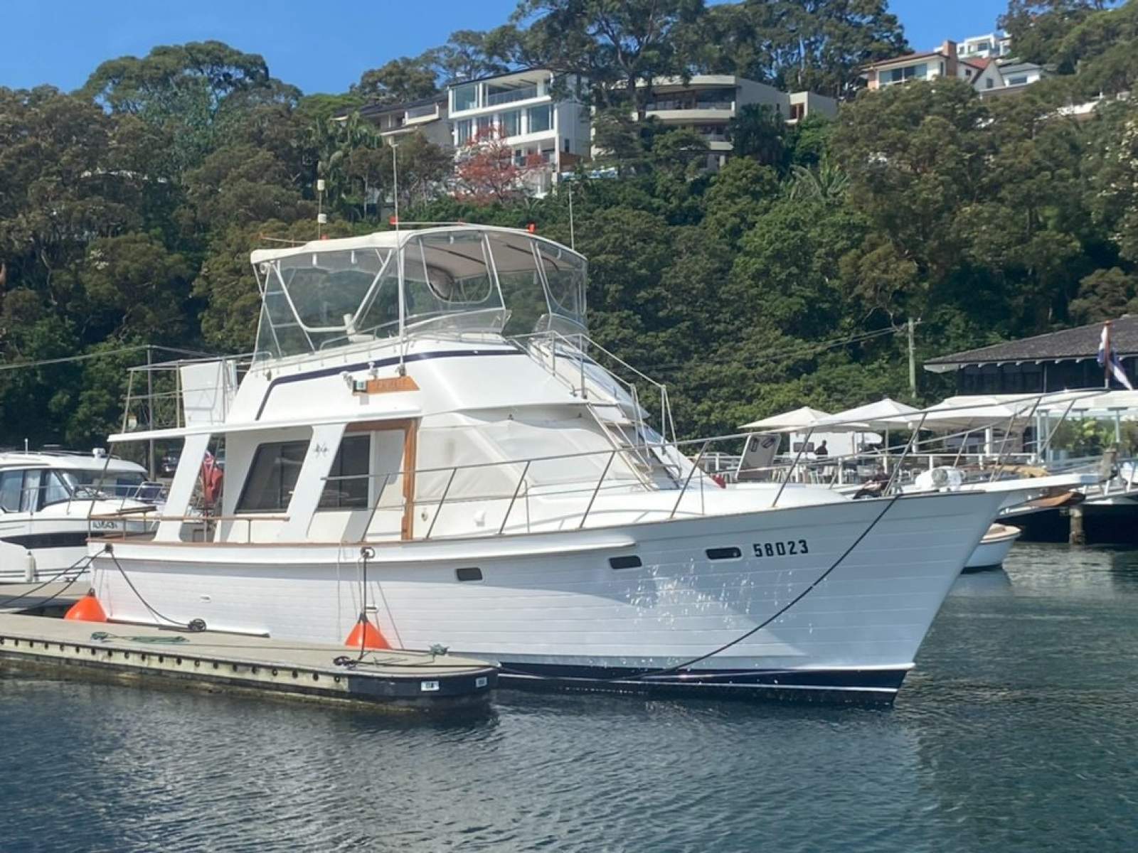 Halvorsen 40 Island Gypsy 40' flybridge cruiser
