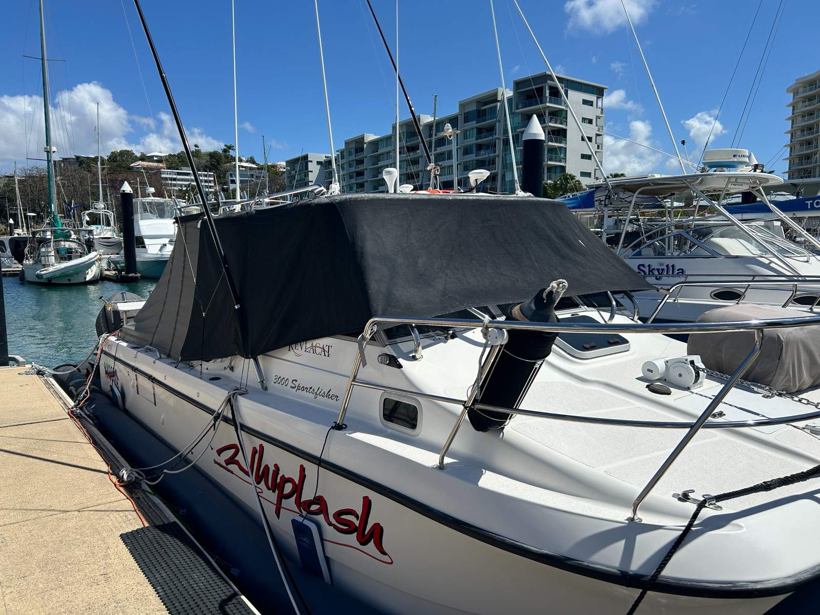 Kevlacat 3000 Sportsfisher Re-plated by Kevlacat to run 2 x 300 hp motors.