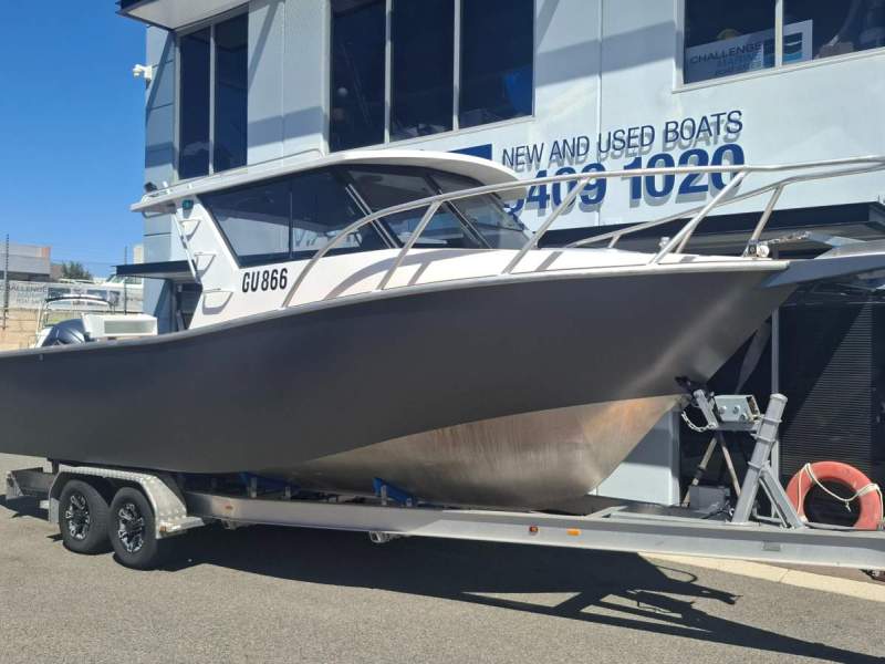 Oceanic Fabrication 8.2 Hardtop with Yamaha 300HP 4 Stroke 175 hours!!