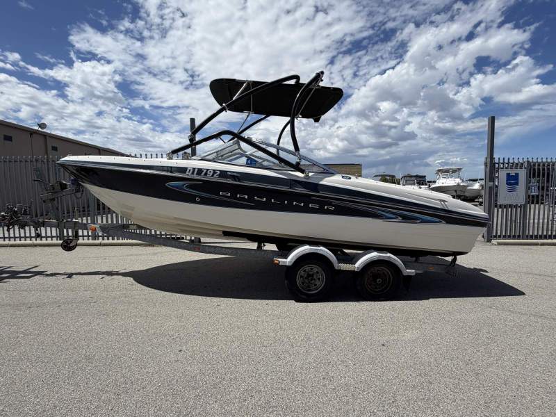 Bayliner 205 Bowrider