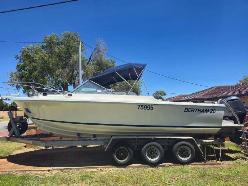 Bertram 25 OWNER WANTS IT GONE!