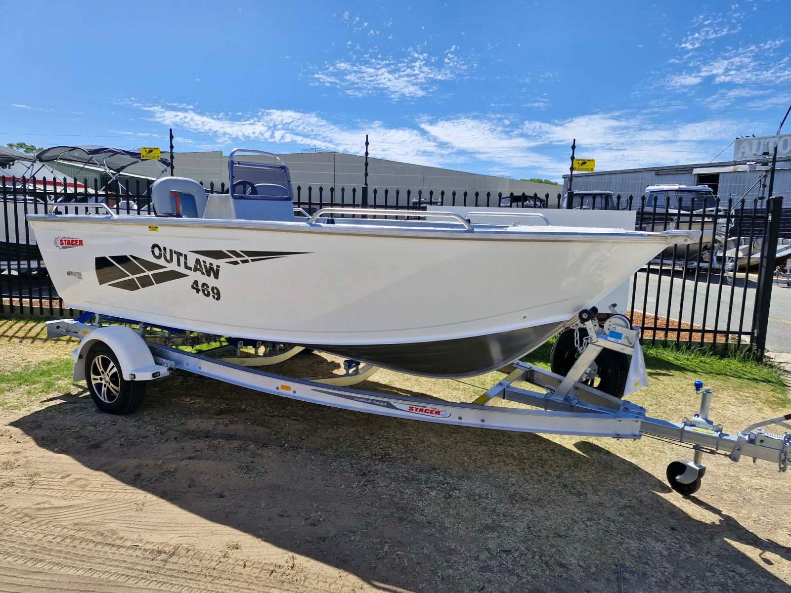 Stacer 489 Outlaw Side Console