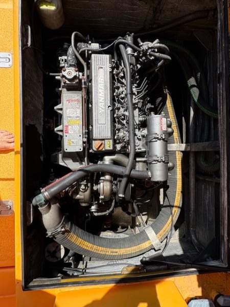 2010 8.6m Cairns Custom 